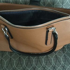 Like new Guess bag
